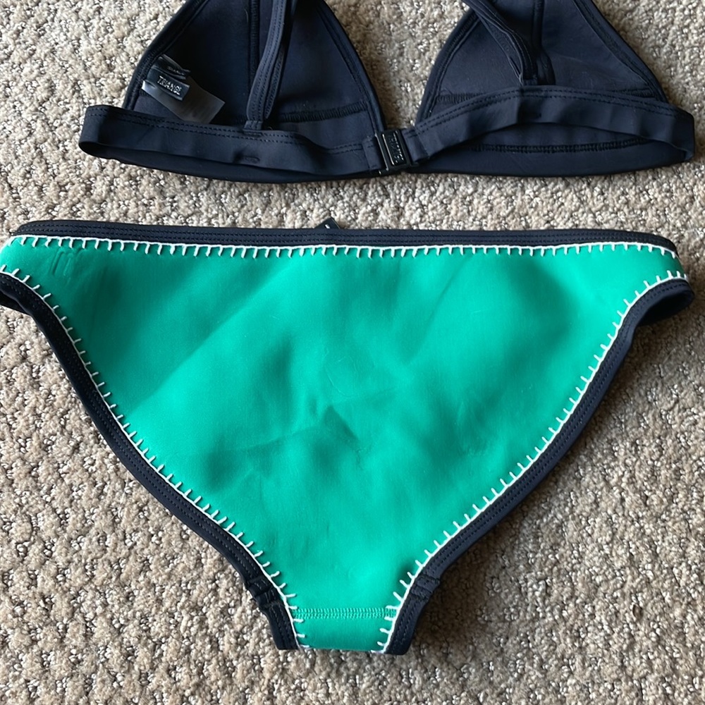 TRIANGL bikini size small - Picture 8 of 10